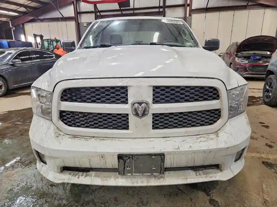 1C6RR7FG5KS519117 2019 RAM 1500-4