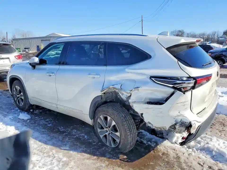 5TDGZRBH6MS130850 2021 TOYOTA HIGHLANDER-1