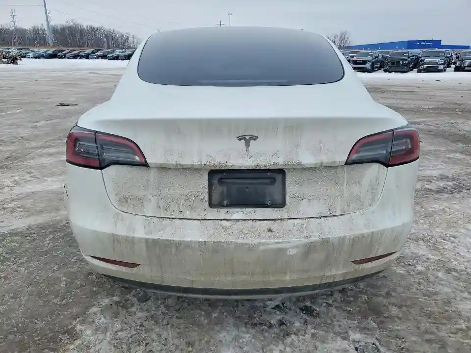 5YJ3E1EA0PF586071 2023 TESLA MODEL 3-5