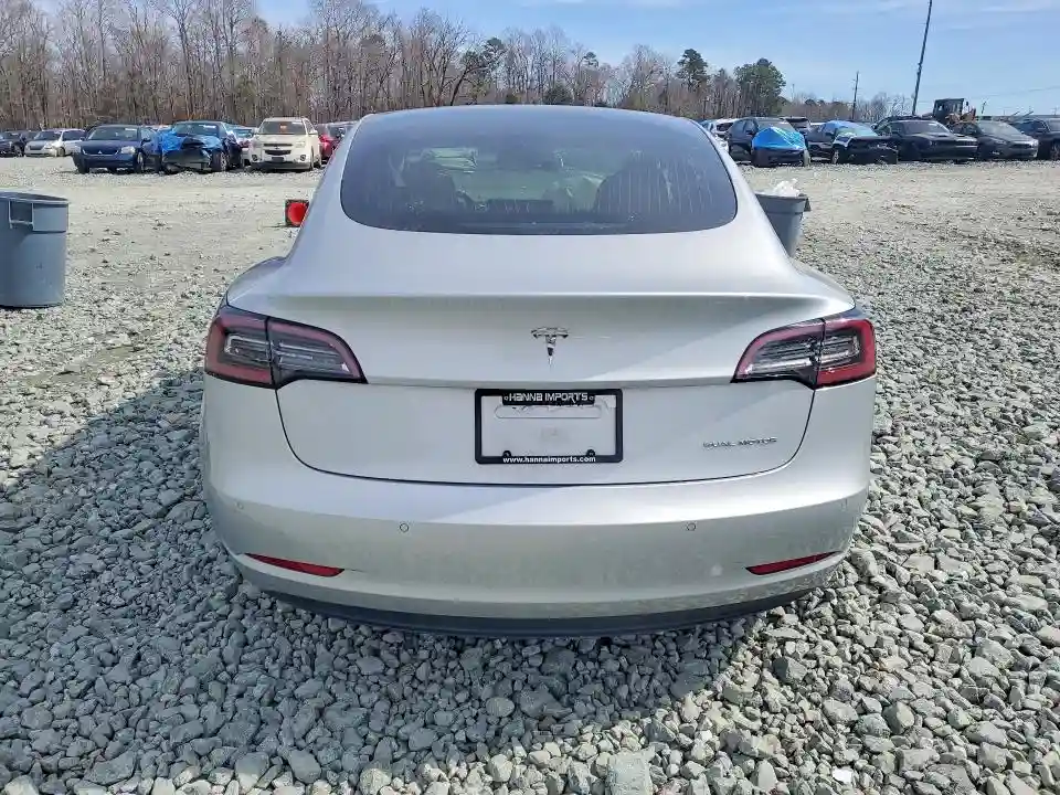 5YJ3E1EB6JF097335 2018 TESLA MODEL 3-5
