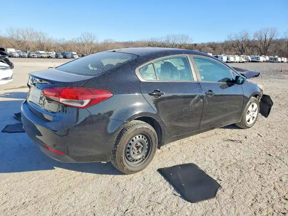 3KPFK4A76JE212255 2018 KIA FORTE-2