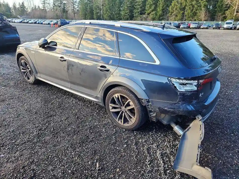 WA18NAF43HA038262 2017 AUDI A4-1