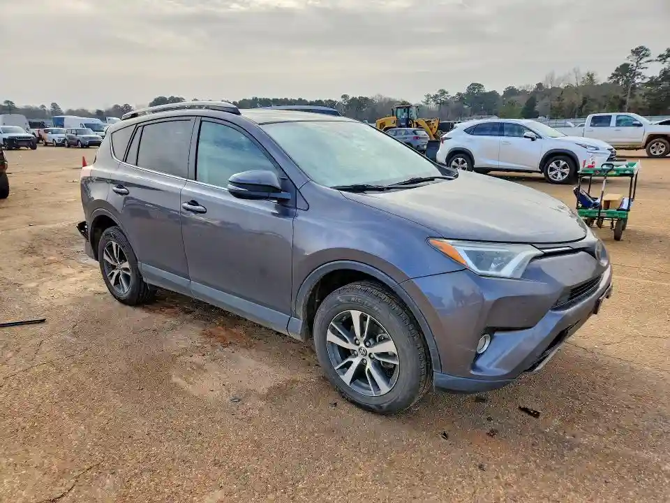 2T3WFREV7JW406758 2018 TOYOTA RAV4-3
