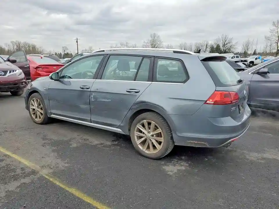 3VWH17AU9HM509388 2017 VOLKSWAGEN GOLF-1