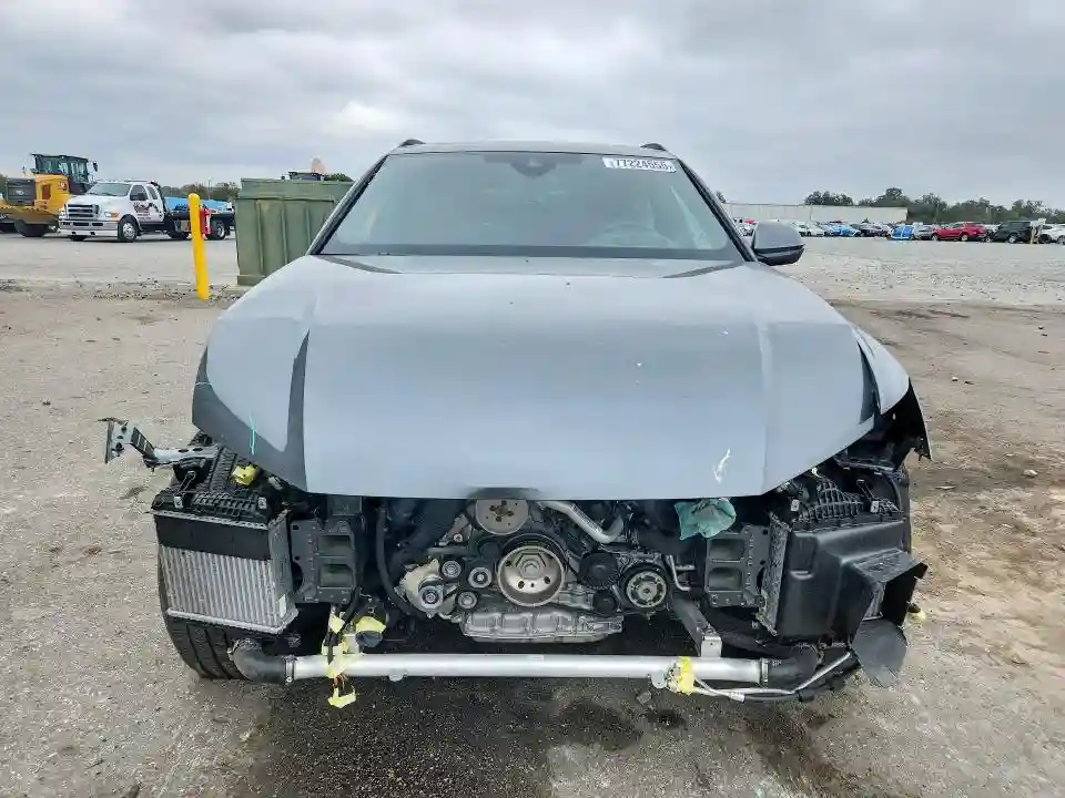 WA1FVAF17MD019669 2021 AUDI Q8-4