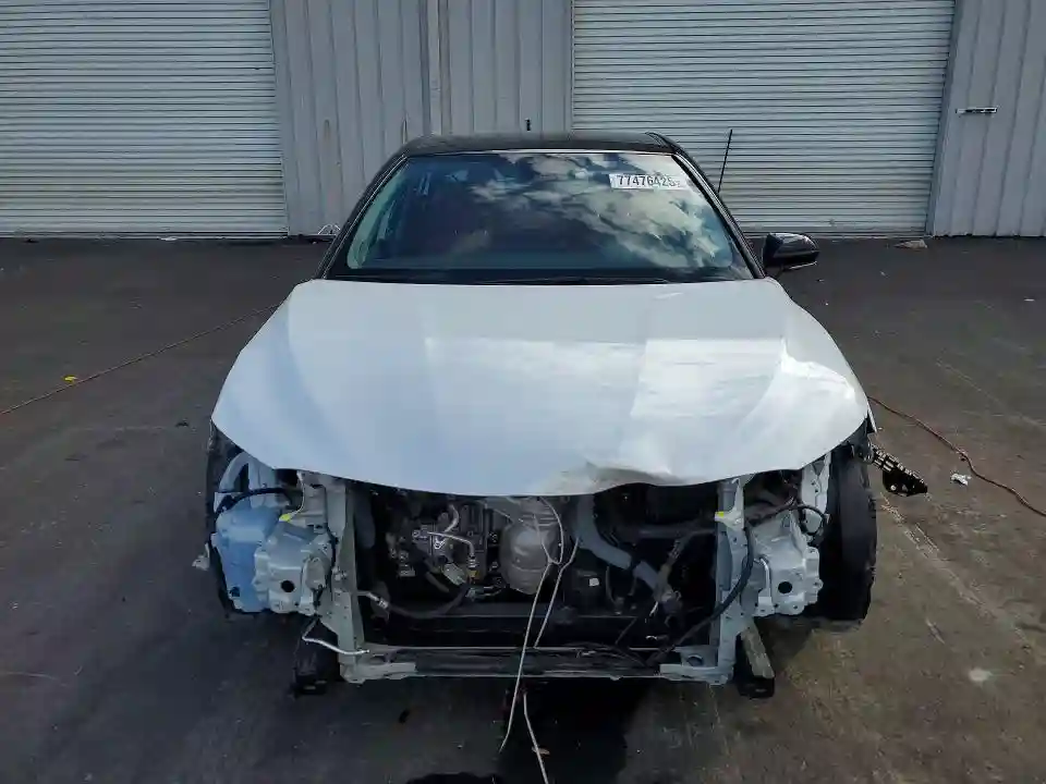 4T1KZ1AK8MU053401 2021 TOYOTA CAMRY-4