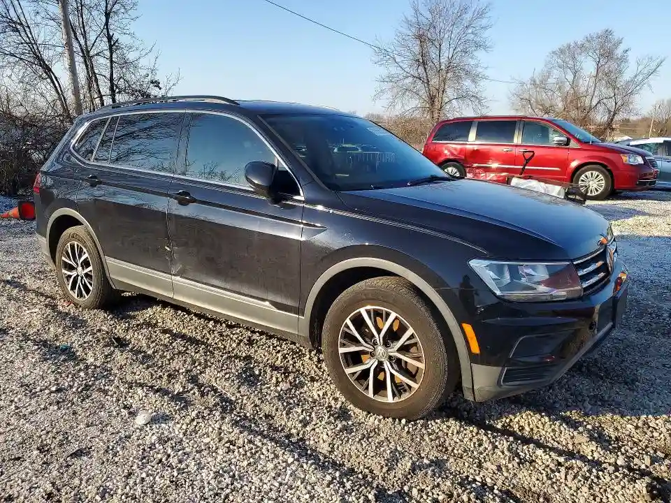 3VV3B7AX7JM199818 2018 VOLKSWAGEN TIGUAN-3
