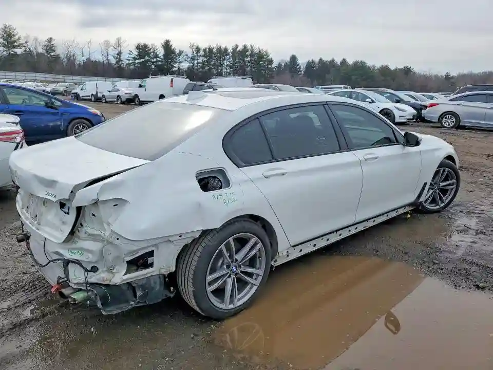 WBA7F2C52HG422139 2017 BMW 7 SERIES-2