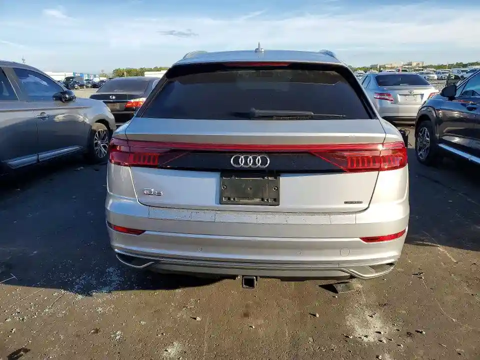 WA1CVAF1XKD044937 2019 AUDI Q8-5