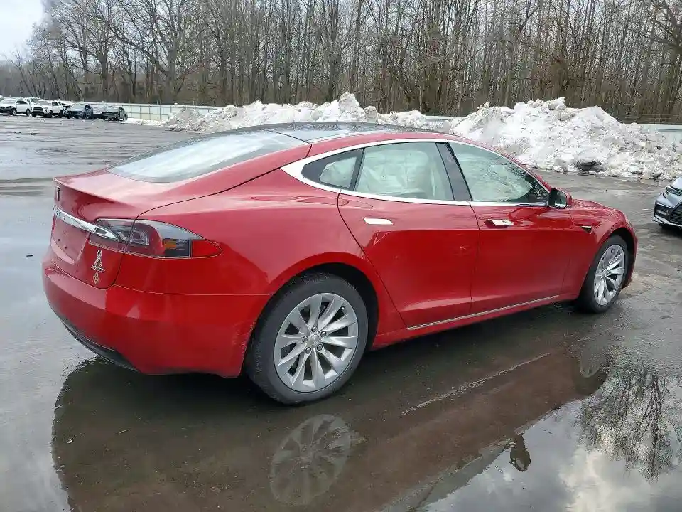 5YJSA1E24JF294477 2018 TESLA MODEL S-2