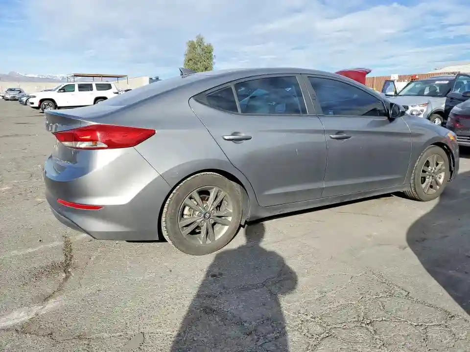 5NPD84LFXJH328600 2018 HYUNDAI ELANTRA-2