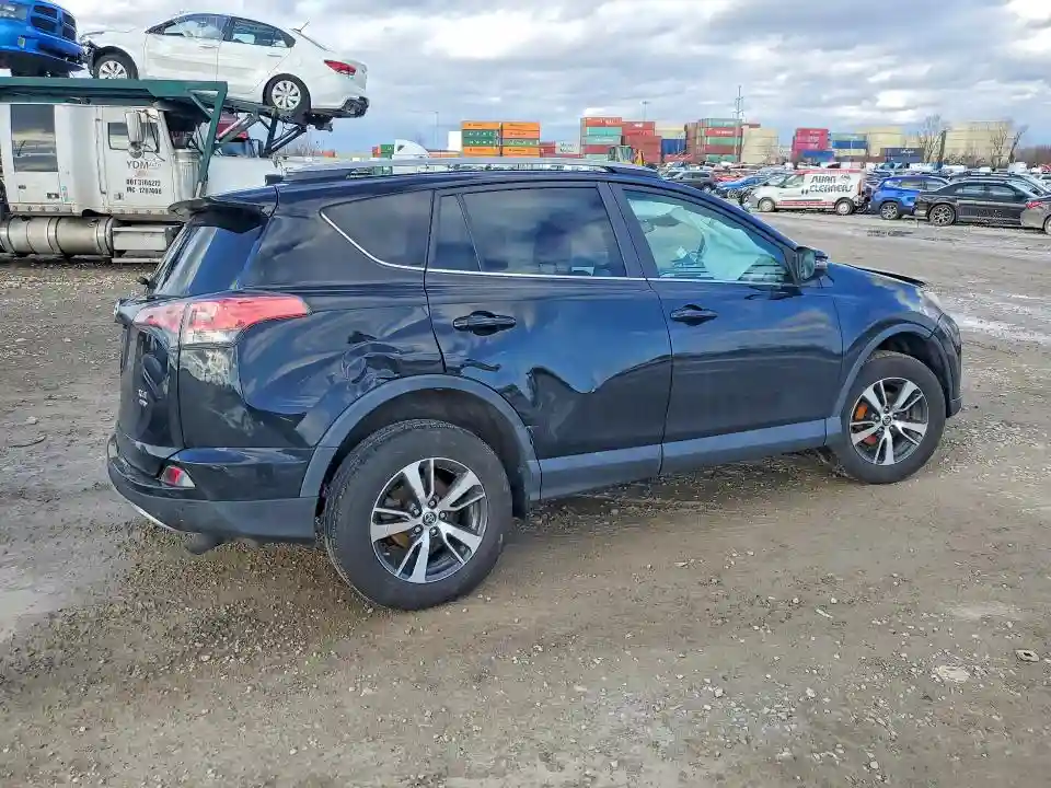 2T3RFREV9JW749732 2018 TOYOTA RAV4-2