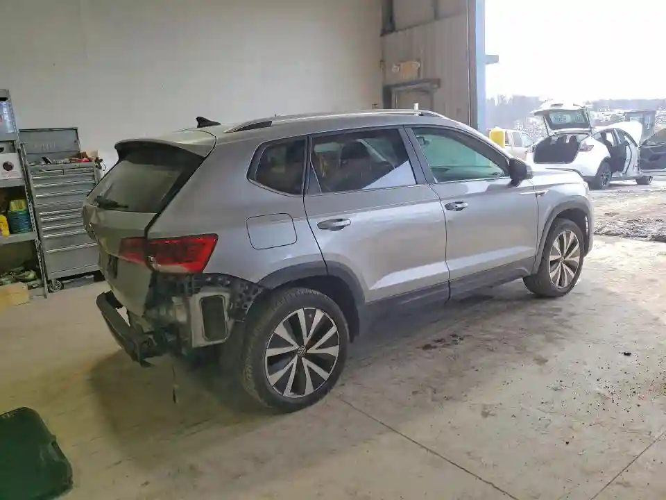 3VVRX7B24NM097882 2022 VOLKSWAGEN TAOS SE-2