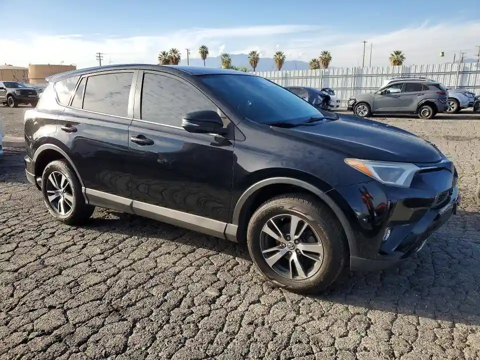 2T3RFREV6JW816416 2018 TOYOTA RAV4-3