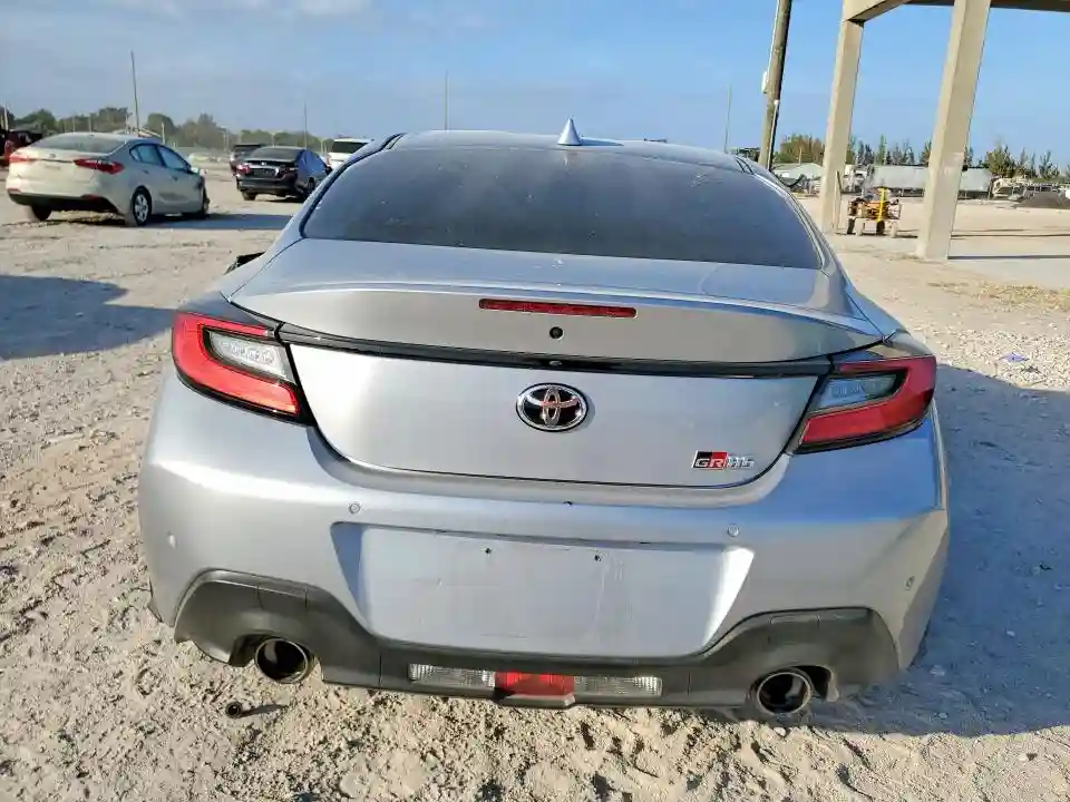JF1ZNBB1XS8756987 2025 TOYOTA GR 86-5