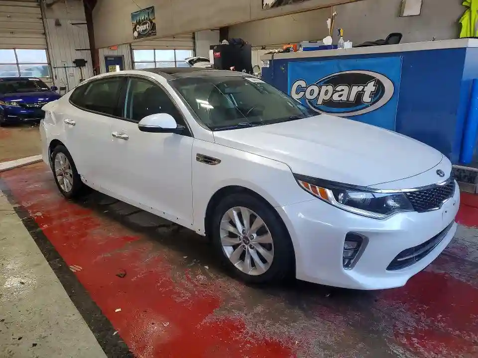 5XXGT4L39JG246953 2018 KIA OPTIMA-3