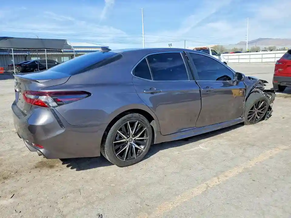 4T1G11AK0MU609066 2021 TOYOTA CAMRY-2