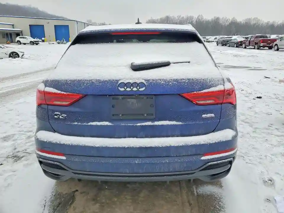 WA1EECF33N1081906 2022 AUDI Q3-5