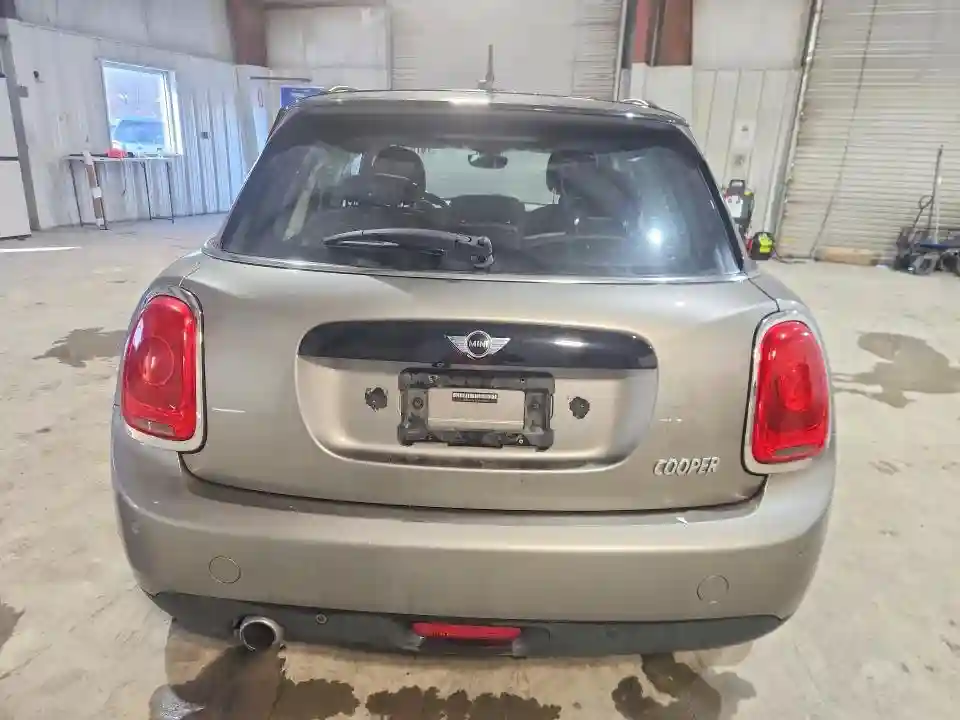WMWXU1C53J2F93083 2018 MINI COOPER-5