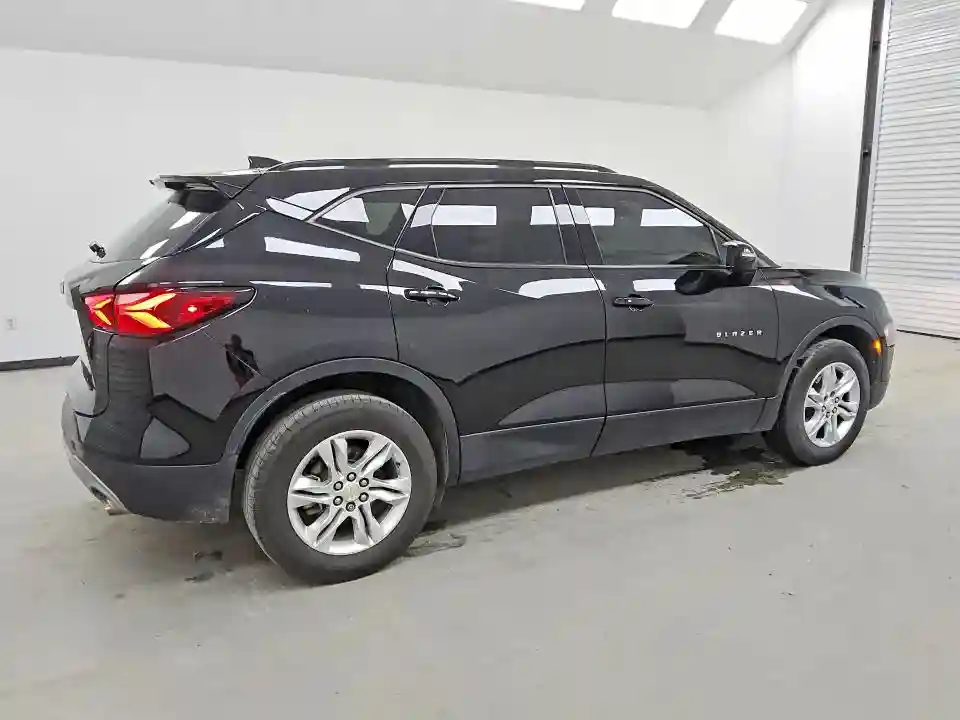 3GNKBCRSXMS518647 2021 CHEVROLET BLAZER-2