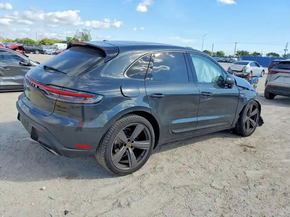 WP1AA2A52NLB05408 2022 PORSCHE MACAN-2