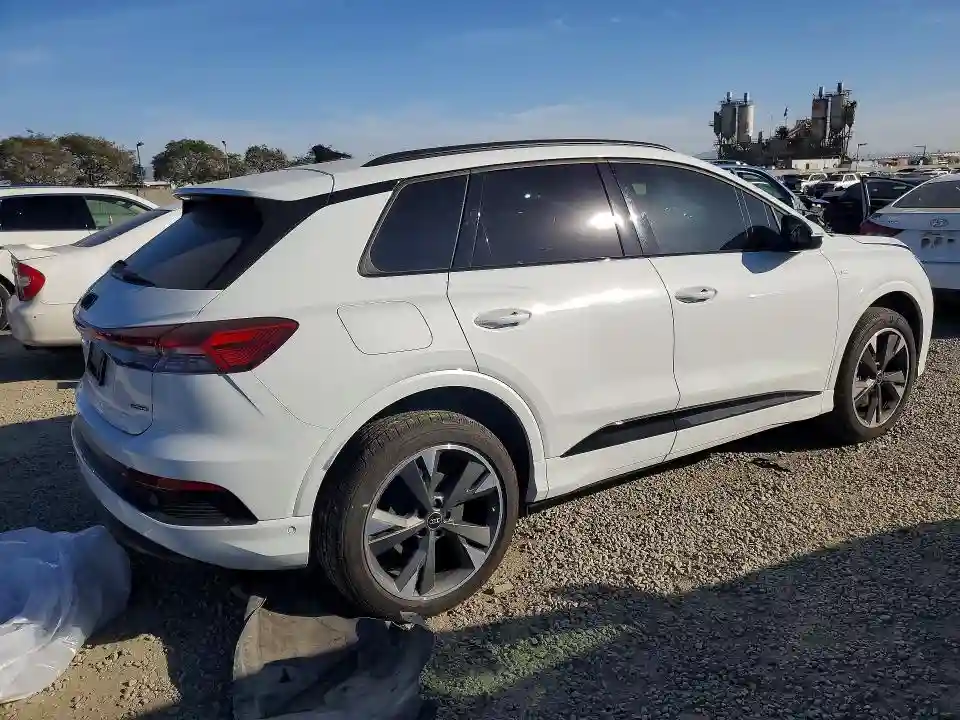 WA1L2BFZ5RP023085 2024 AUDI Q4 E-TRON-2