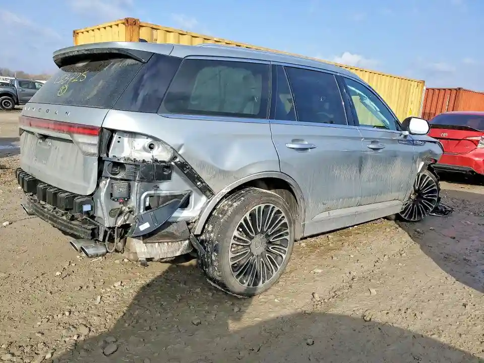 5LM5J9XC0PGL23725 2023 LINCOLN AVIATOR-2