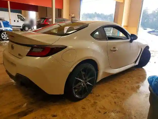 JF1ZNBE15R9755780 2024 TOYOTA GR 86 PREM-2