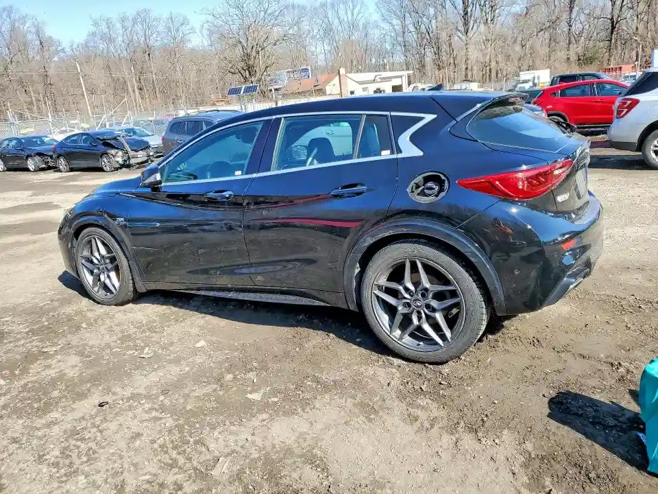 SJKCH5CP6JA003277 2018 INFINITI QX30-1