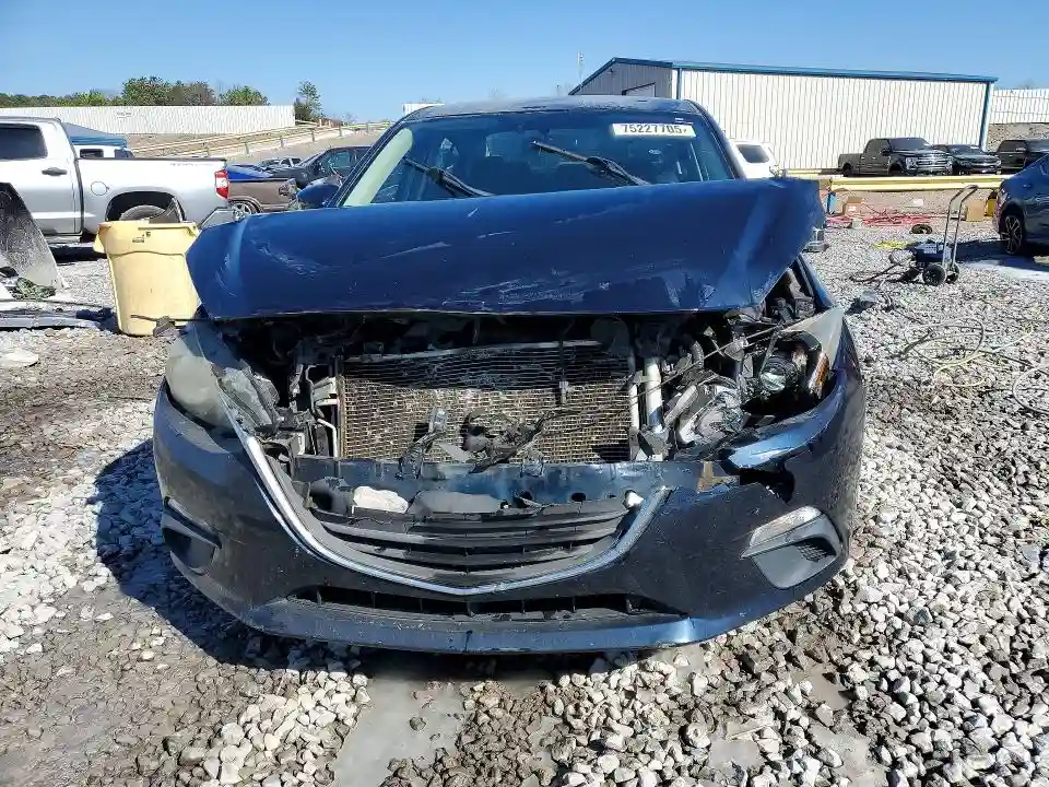 JM1BM1U7XG1332526 2016 MAZDA 3-4