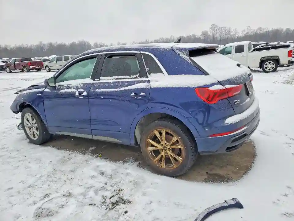 WA1EECF33N1081906 2022 AUDI Q3-1