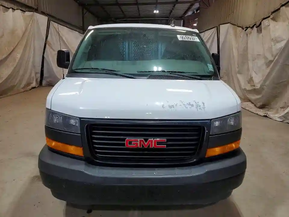 1GTW7AFP7J1332335 2018 GMC SAVANA-4