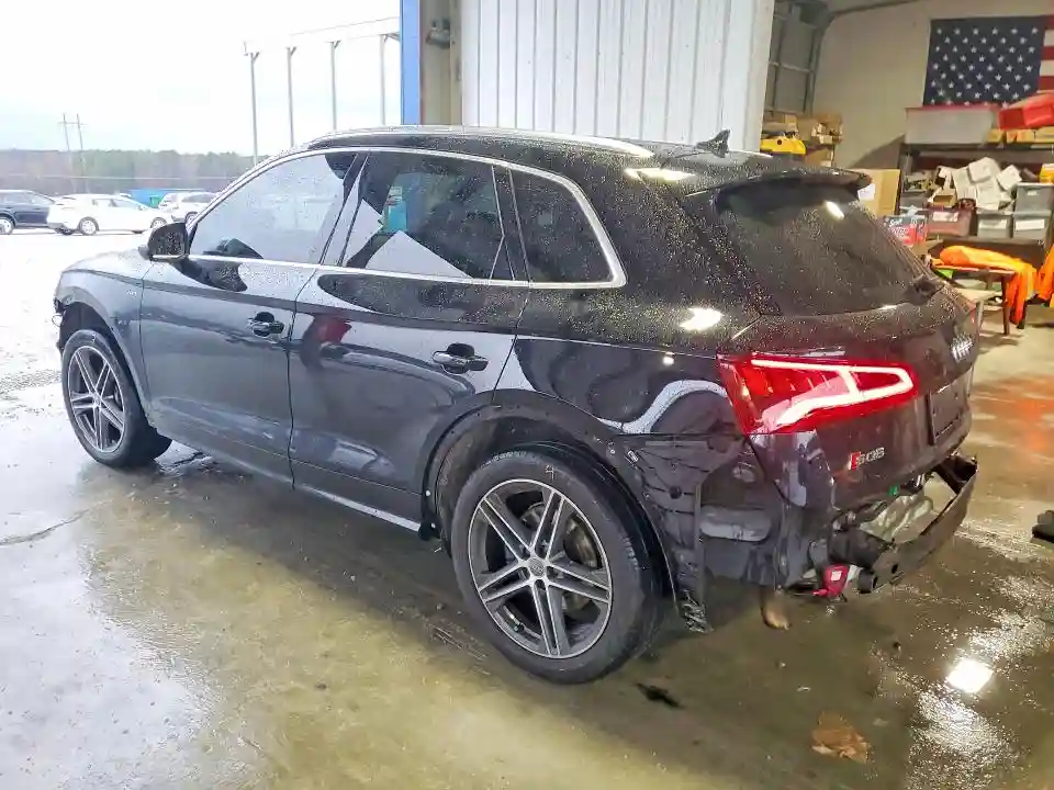WA1A4AFY5J2201081 2018 AUDI SQ5-1