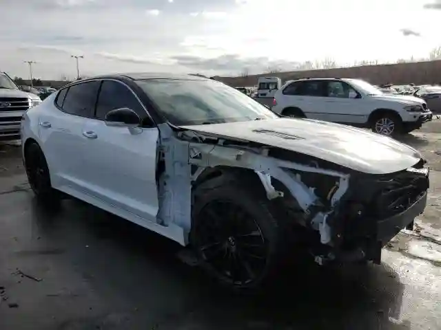 KNAE15LA7J6031374 2018 KIA STINGER-3