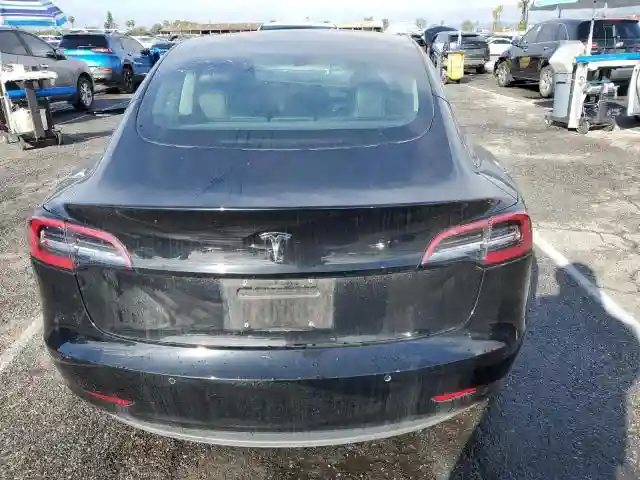 5YJ3E1EA0JF098973 2018 TESLA MODEL 3-5