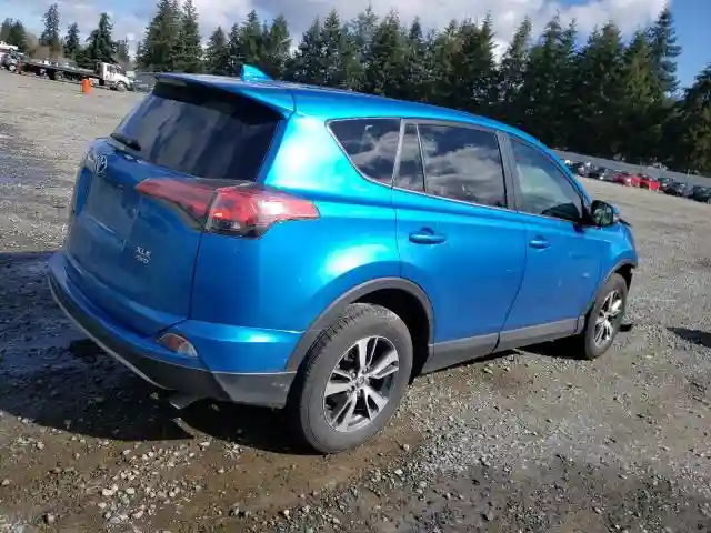 2T3RFREV3JW752934 2018 TOYOTA RAV4-2