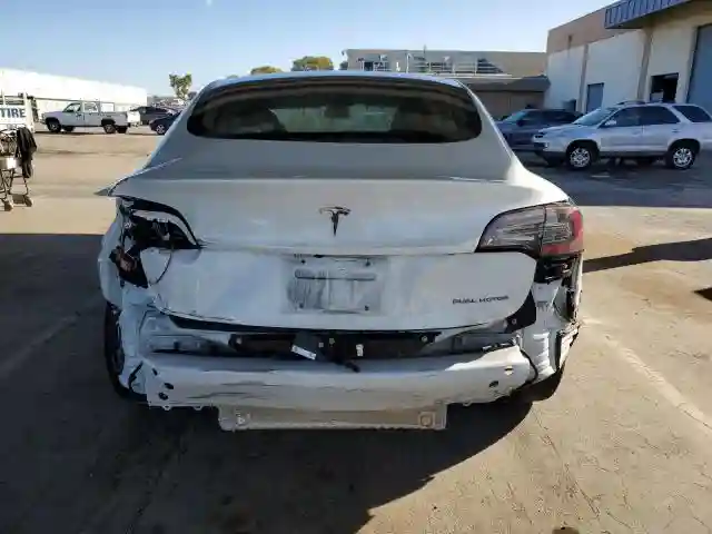 5YJ3E1EB2JF067118 2018 TESLA MODEL 3-5