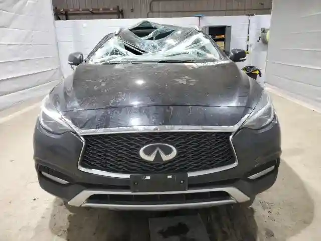 SJKCH5CR5KA010465 2019 INFINITI QX30-4
