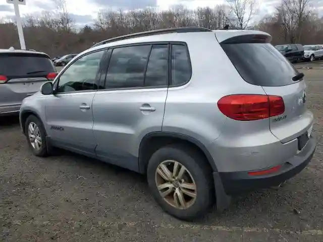 WVGBV7AXXHK000128 2017 VOLKSWAGEN TIGUAN-1