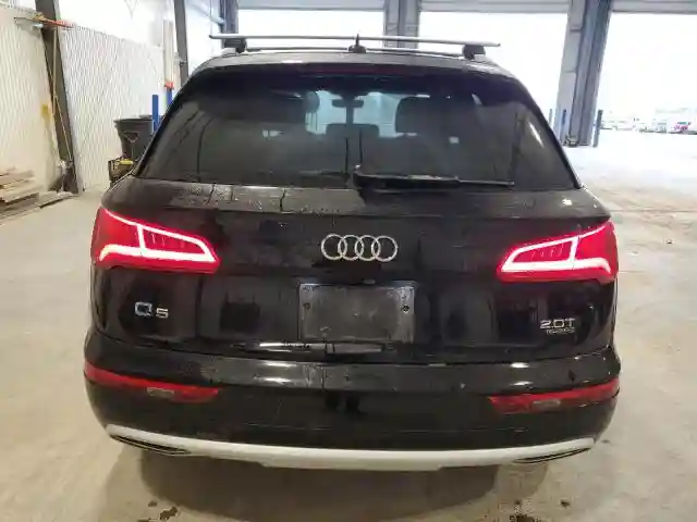 WA1ANAFY7J2137977 2018 AUDI Q5-5
