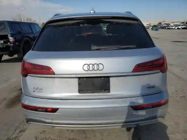 WA1AAAFY8M2105703 2021 AUDI Q5-5