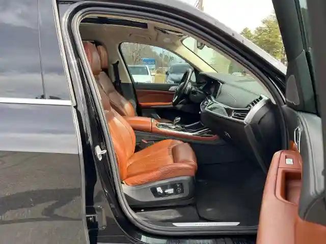 5UXCW2C57K0E74188 2019 BMW X7-4