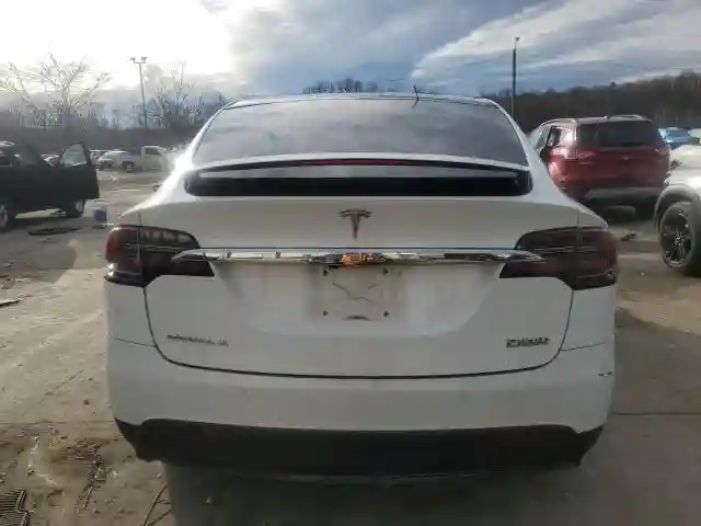 5YJXCBE46HF052811 2017 TESLA MODEL X-5