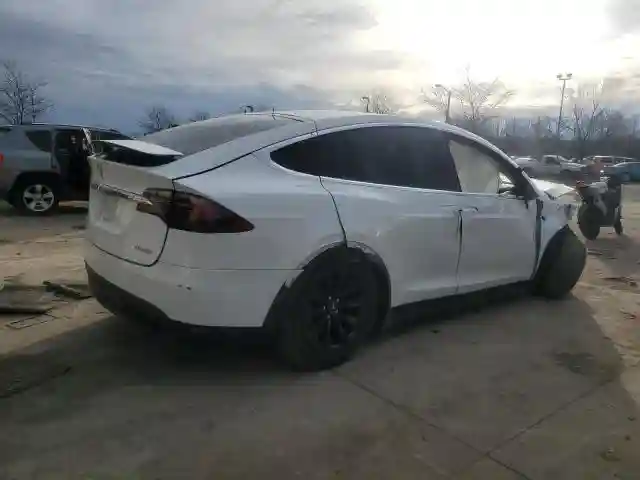 5YJXCBE46HF052811 2017 TESLA MODEL X-2