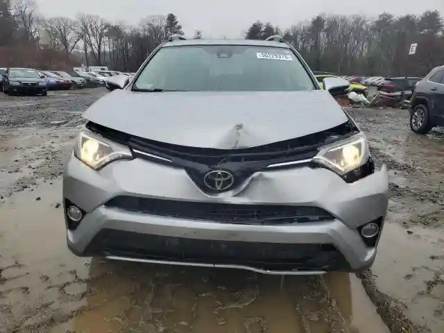 JTMRFREV2JJ221139 2018 TOYOTA RAV4-4