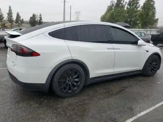 5YJXCDE22JF113510 2018 TESLA MODEL X-2