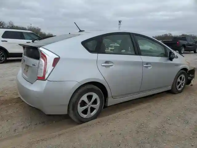 JTDKN3DU0F0466965 2015 TOYOTA PRIUS-2
