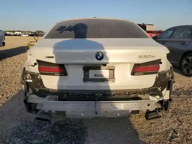 WBA33AG01NCK27460 2022 BMW 5 SERIES-5
