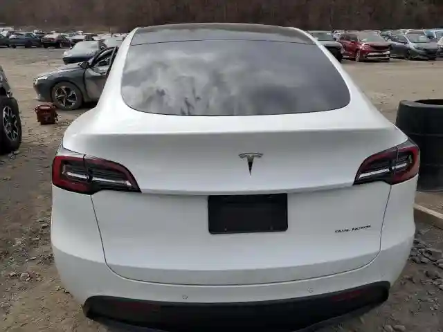 7SAYGDEE7NF437385 2022 TESLA MODEL Y-5