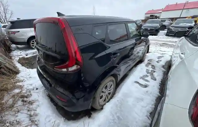 KNDJ23AU5M7148630 2021 KIA SOUL-3